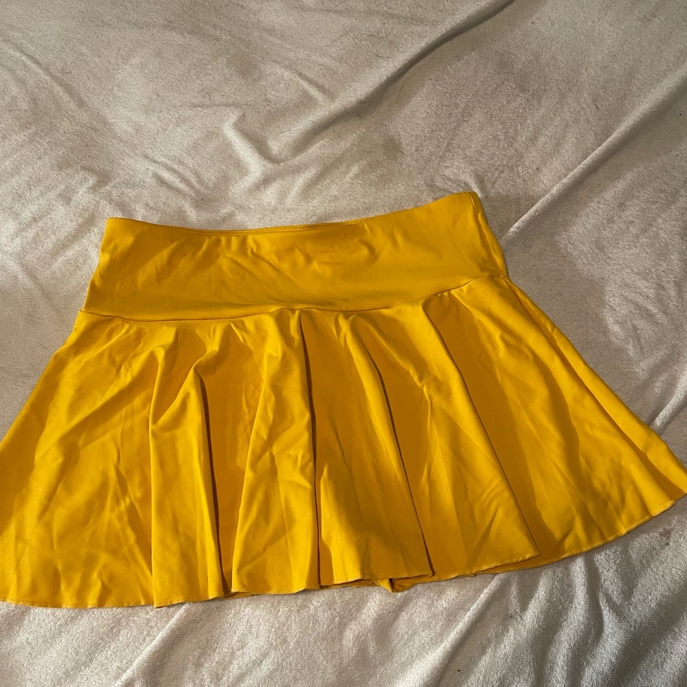 Yellow tennis skirt